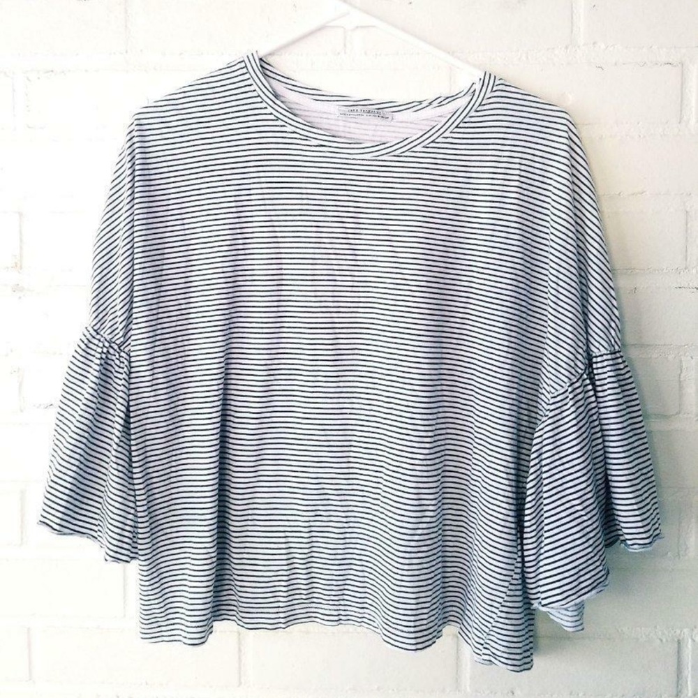 ZARA TRAFALUC Flutter Sleeve Gray white Striped Vintage T Shirt top Size L